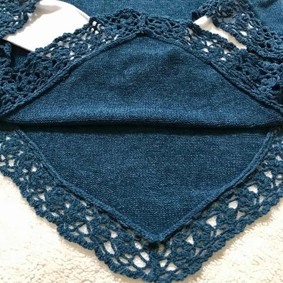 Soft Poncho Sweater with Lace Detail- NWOT-Pretty! - Picture 10 of 16